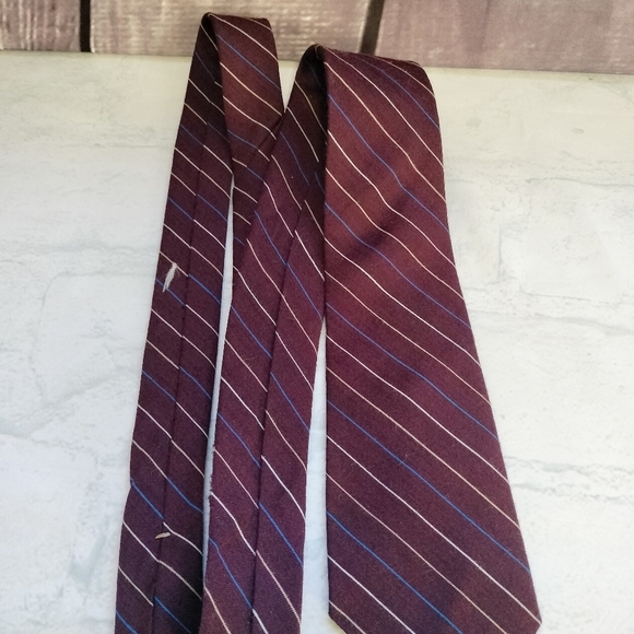Geoffrey Beene Men's Wool Silk Necktie Tie Wine Diagonal Stripes Preppy - Picture 8 of 10